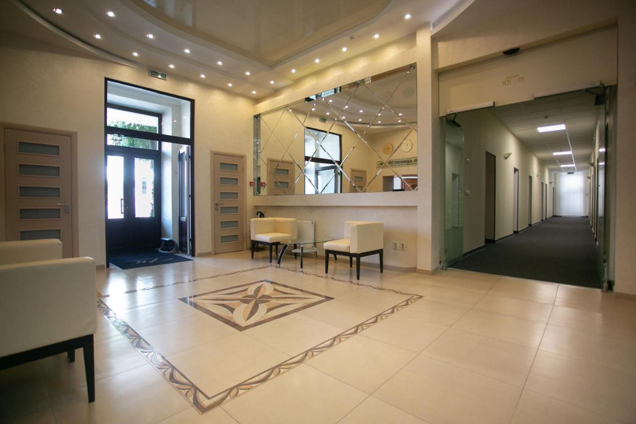 ברסט Molodezhnaya Hotel מראה חיצוני תמונה