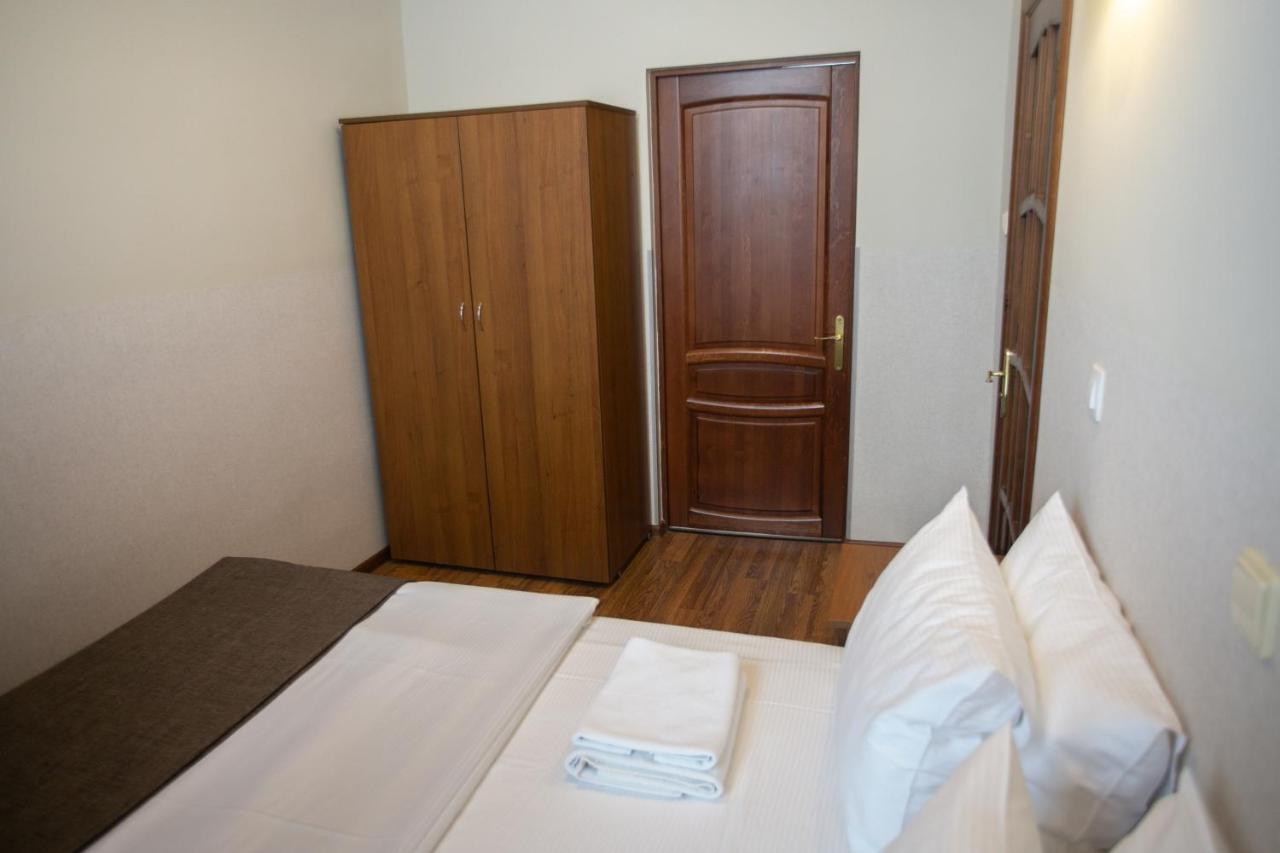 ברסט Molodezhnaya Hotel מראה חיצוני תמונה