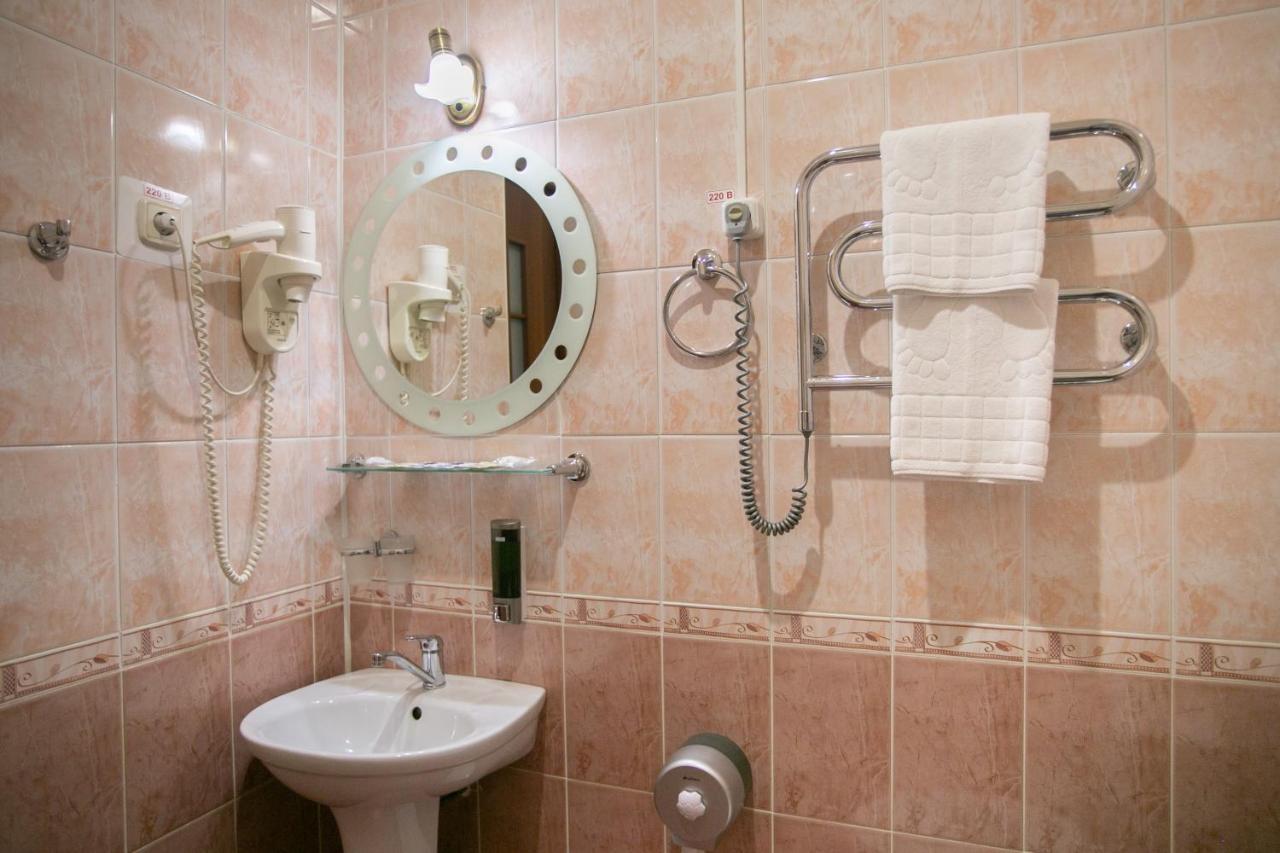 ברסט Molodezhnaya Hotel מראה חיצוני תמונה