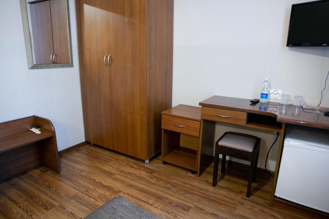 ברסט Molodezhnaya Hotel מראה חיצוני תמונה