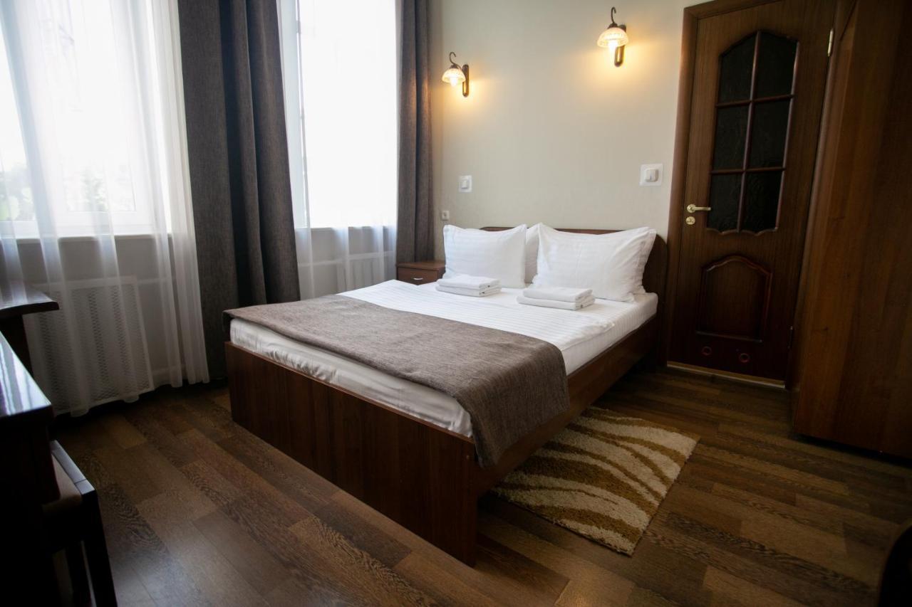 ברסט Molodezhnaya Hotel מראה חיצוני תמונה