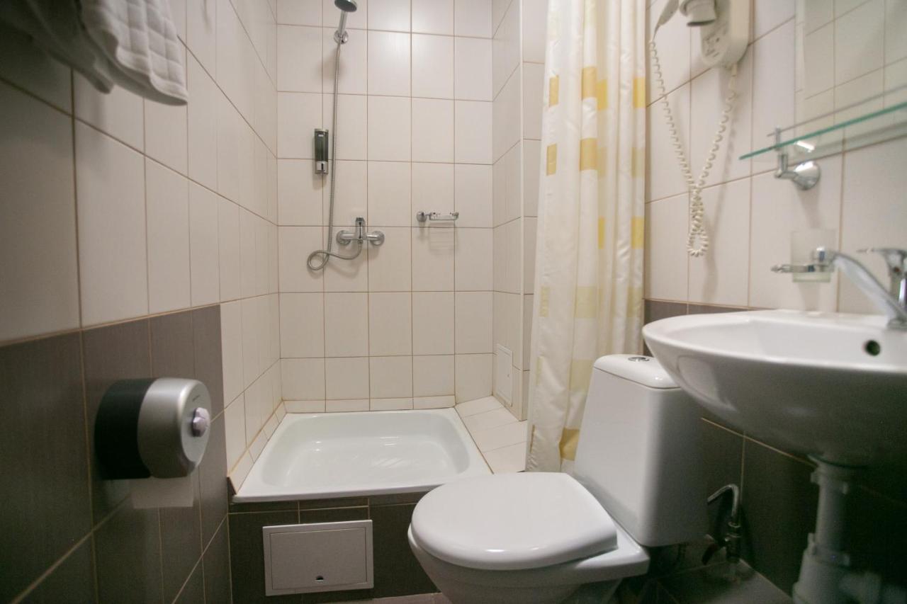 ברסט Molodezhnaya Hotel מראה חיצוני תמונה